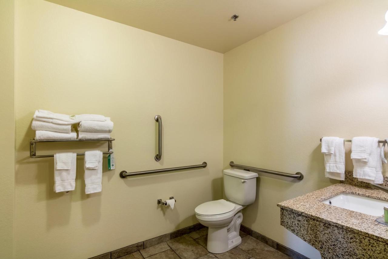 Cobblestone Inn & Suites - Barron Buitenkant foto