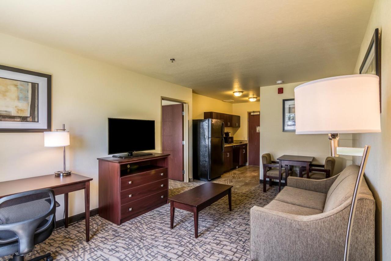 Cobblestone Inn & Suites - Barron Buitenkant foto